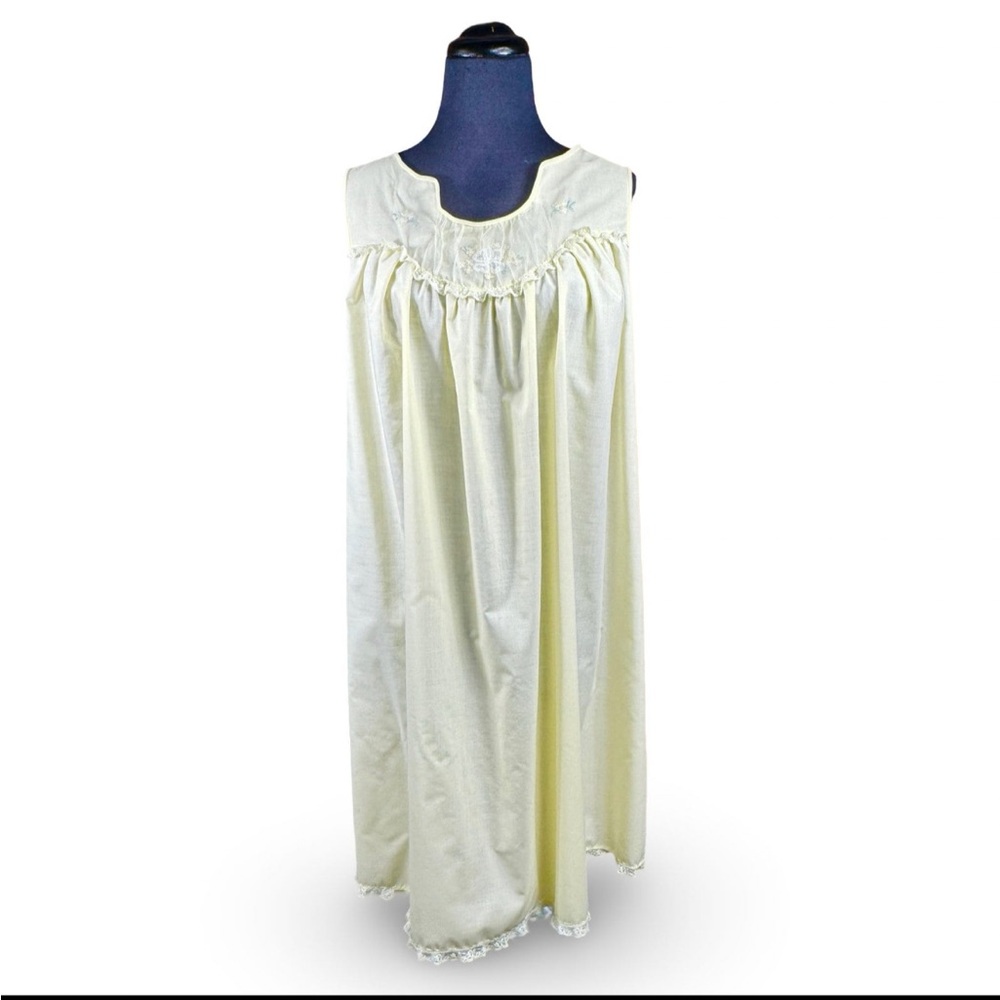 Vintage 1960s  cotton  nightgown